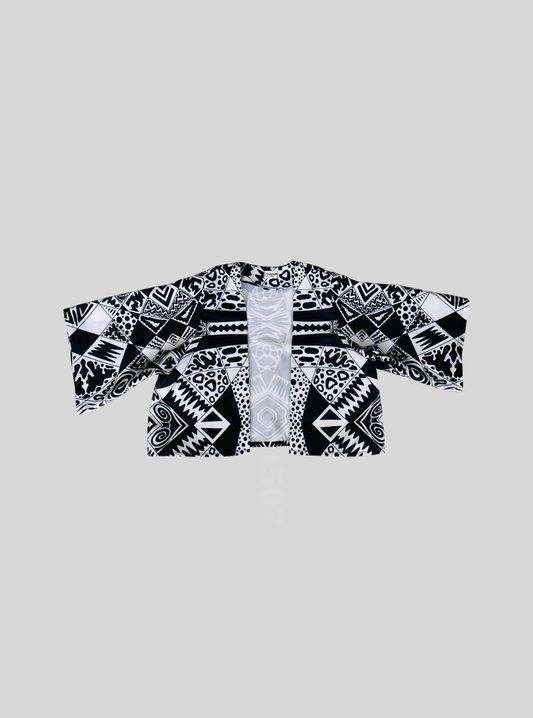 Crop top Saberes Ancestrales Blanco y Negro