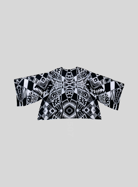 Crop top Saberes Ancestrales Blanco y Negro